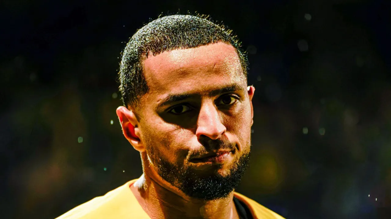 أُعجب إهاتارين كثيرًا بأياكس ويُثني على أفضل زميل له على الإطلاق